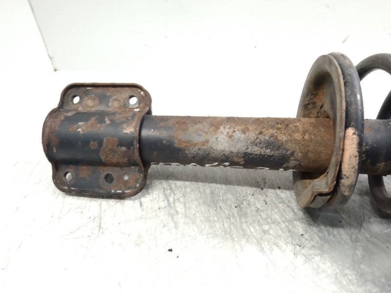 Recambio de amortiguador delantero derecho para renault trafic 2.1 diesel referencia OEM IAM   