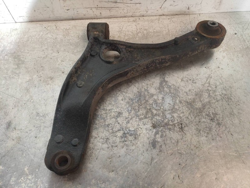 Recambio de brazo suspension inferior delantero izquierdo para renault master kombi l1h1 3,0t referencia OEM IAM   