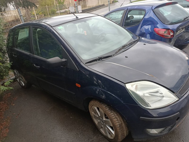 ford fiesta (cbk) del año 2004