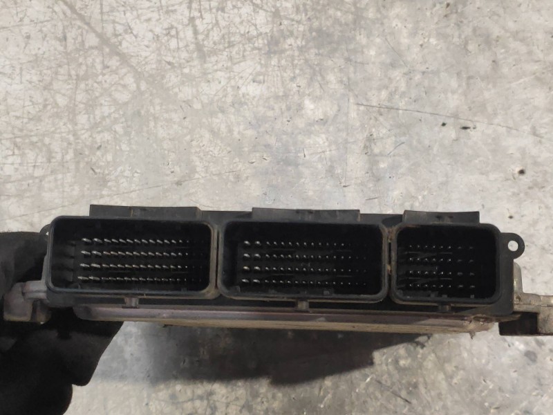 Recambio de centralita motor uce para renault master kombi l1h1 3,0t referencia OEM IAM 0281017977 237101487R BOSCH