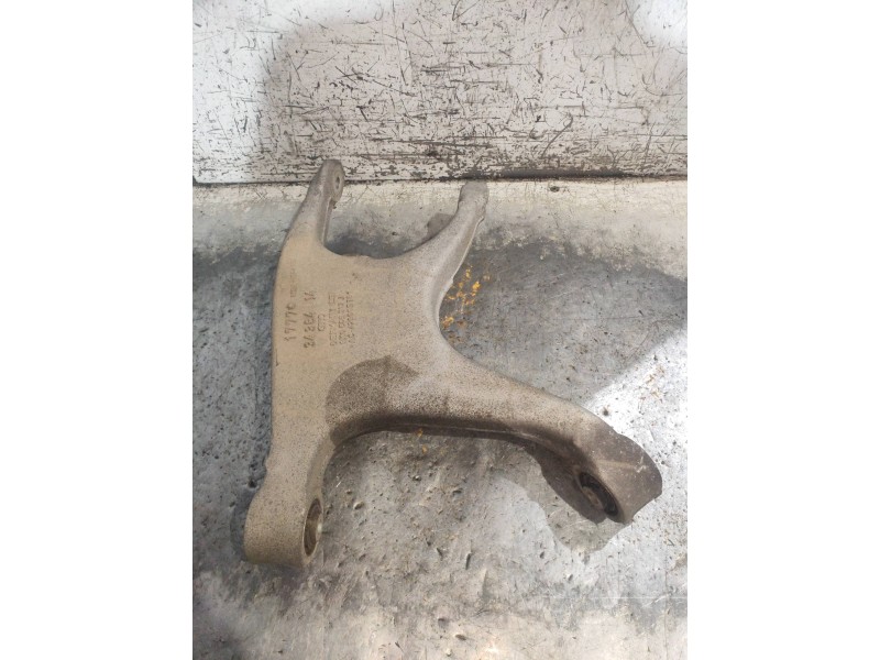 Recambio de brazo suspension inferior trasero derecho para audi a5 coupe (8t) 2.7 tdi referencia OEM IAM 8K0505312J  