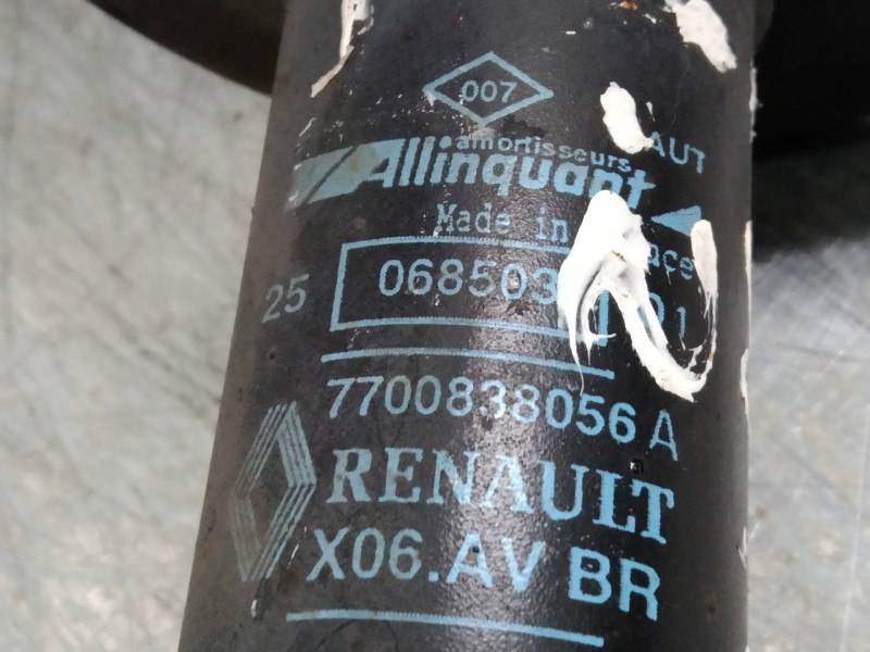 Recambio de amortiguador delantero izquierdo para renault twingo (co6) 1.2 referencia OEM IAM 7700838056A  
