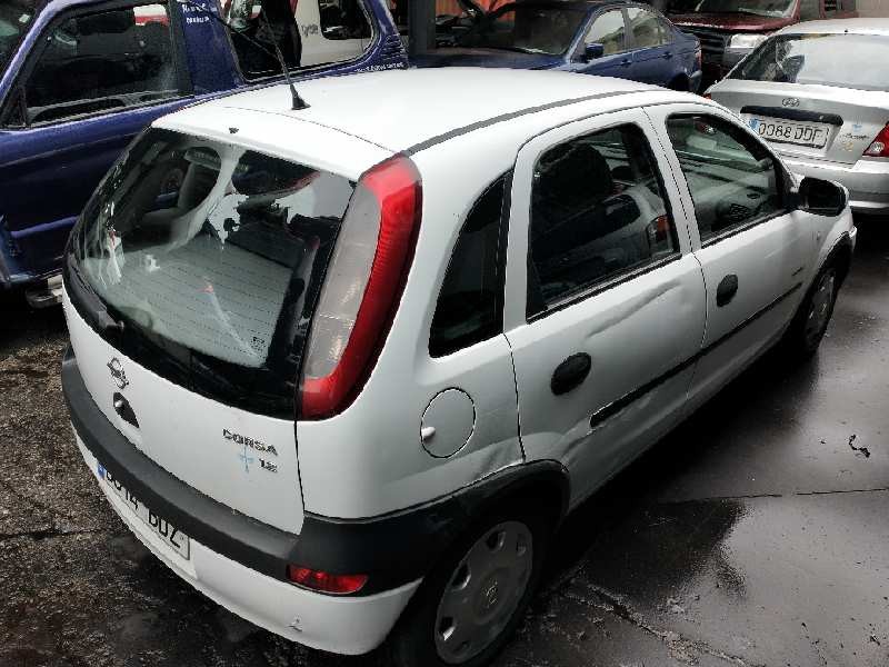 opel corsa c del año 2001
