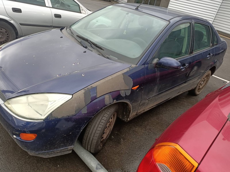 ford focus berlina (cak) del año 2000