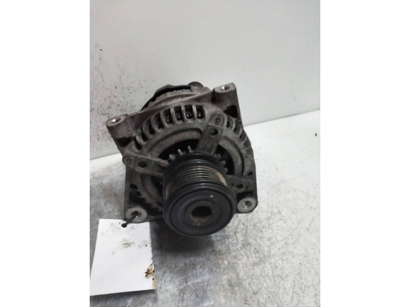 Recambio de alternador para chrysler voyager (rg) 2.5 crd lx referencia OEM IAM 4210000084 DENSO 