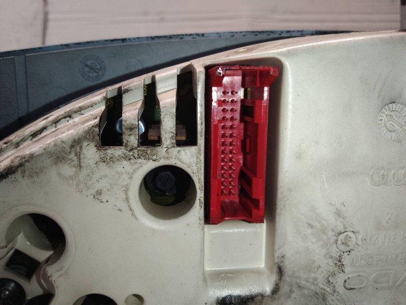 Recambio de cuadro instrumentos para audi a6 berlina (c4) 2.8 quattro referencia OEM IAM 110008674003 4A1919033FP 