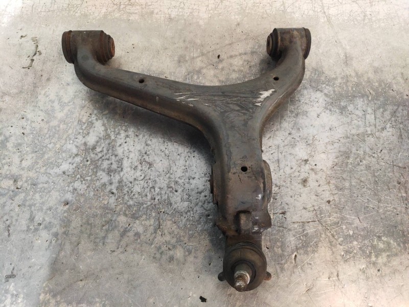 Recambio de brazo suspension inferior delantero derecho para ssangyong rexton 2.7 turbodiesel cat referencia OEM IAM   