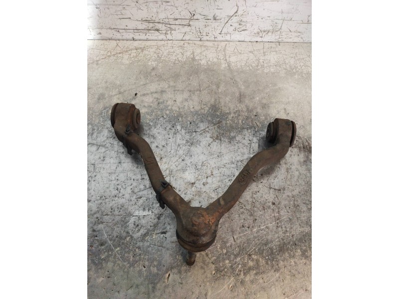 Recambio de brazo suspension superior delantero izquierdo para ssangyong rexton 2.7 turbodiesel cat referencia OEM IAM   