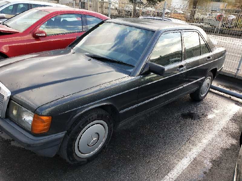 mercedes clase c (w201) berlina del año 1987