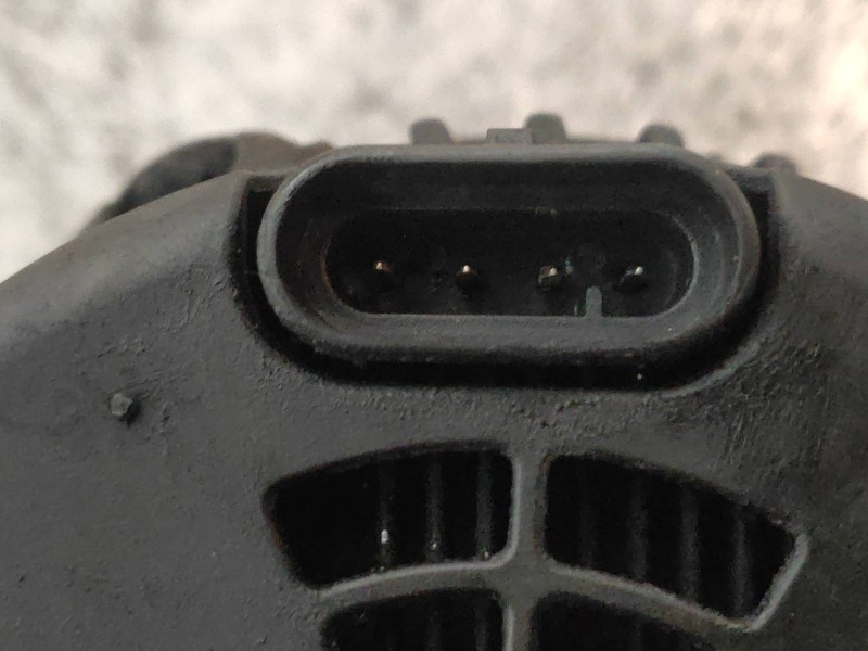 Recambio de alternador para ssangyong rexton 2.7 turbodiesel cat referencia OEM IAM A6641540002  