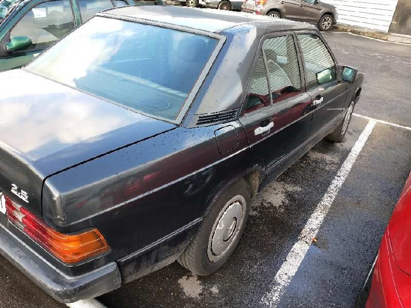mercedes clase c (w201) berlina del año 1987