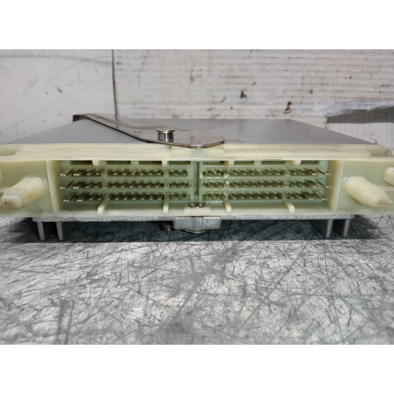 Recambio de centralita motor uce para volvo v70 familiar tdi / d referencia OEM IAM 0281001802 P09183993 1T28S3499 KN2