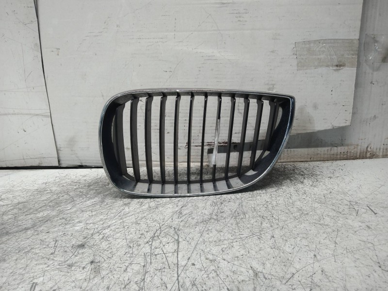 Recambio de rejilla delantera para bmw serie 1 berlina (e81/e87) 118d referencia OEM IAM 511370771299 511371286139 IZQUIERDA