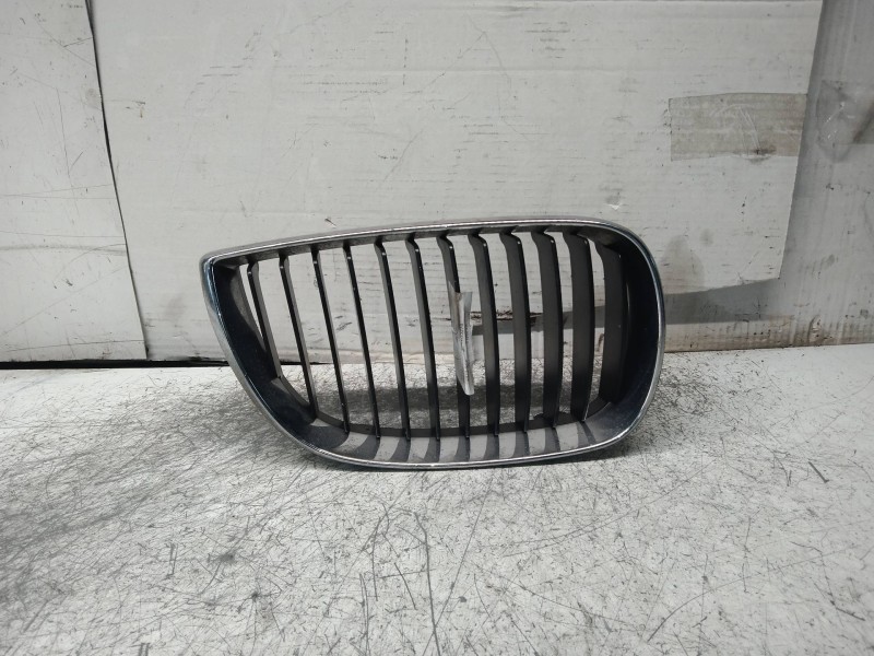 Recambio de rejilla delantera para bmw serie 1 berlina (e81/e87) 118d referencia OEM IAM 511370771309 511371286149 DERECHA