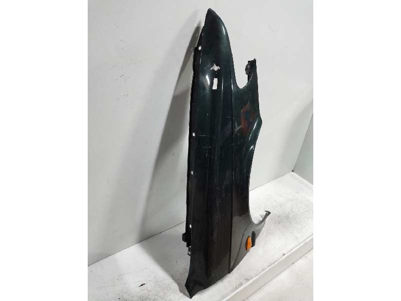 Recambio de aleta delantera derecha para saab 900 berlina 2.0 cat referencia OEM IAM   