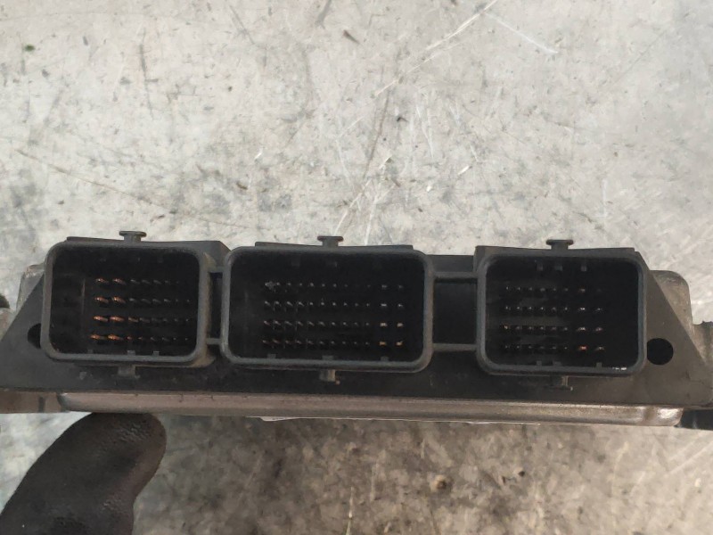 Recambio de centralita motor uce para renault megane ii classic berlina confort authentique referencia OEM IAM 0281011776 820039