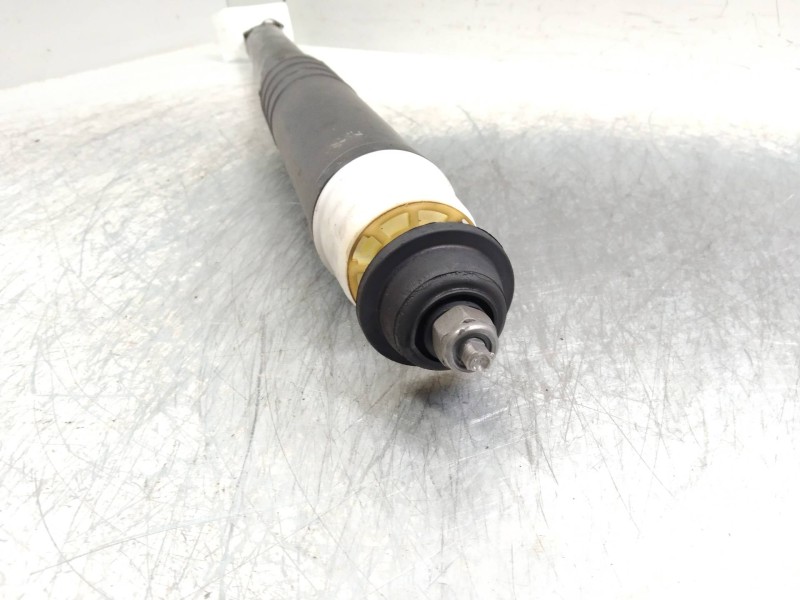 Recambio de amortiguador trasero para renault captur 0.9 energy referencia OEM IAM   
