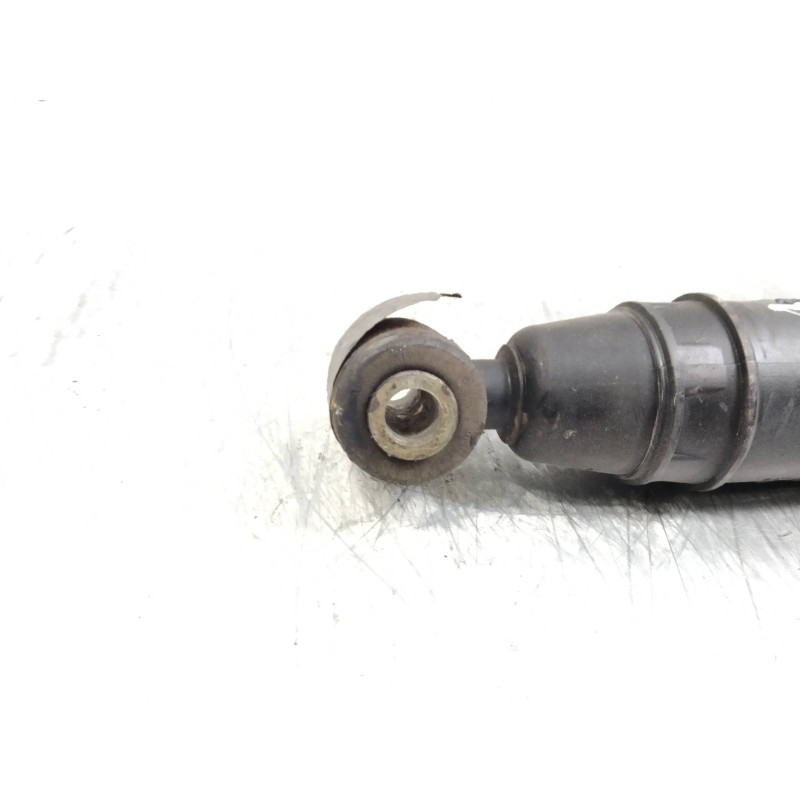 Recambio de amortiguador trasero para renault clio i fase i+ii (b/c57) 1.2 referencia OEM IAM 7700822620  