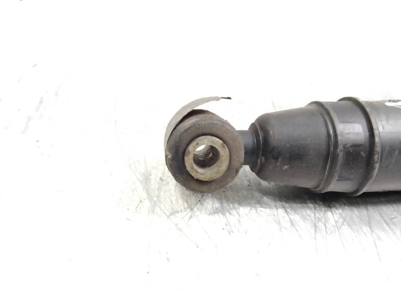 Recambio de amortiguador trasero para renault clio i fase i+ii (b/c57) 1.2 referencia OEM IAM 7700822620  