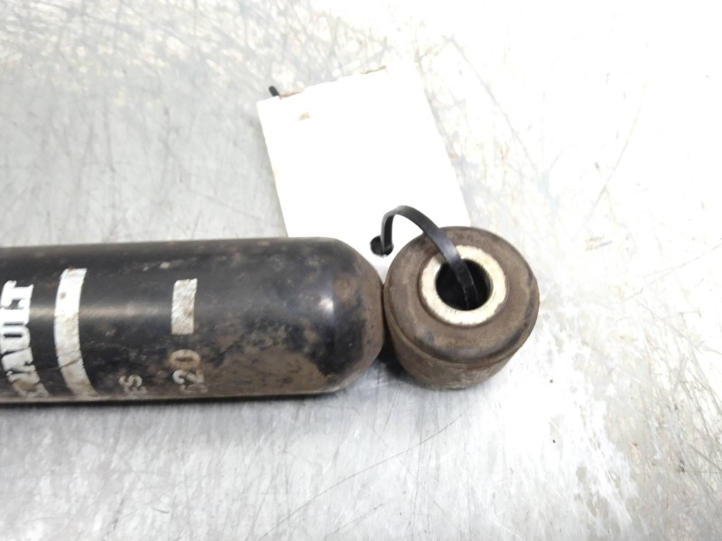 Recambio de amortiguador trasero para renault clio i fase i+ii (b/c57) 1.2 referencia OEM IAM 7700822620  