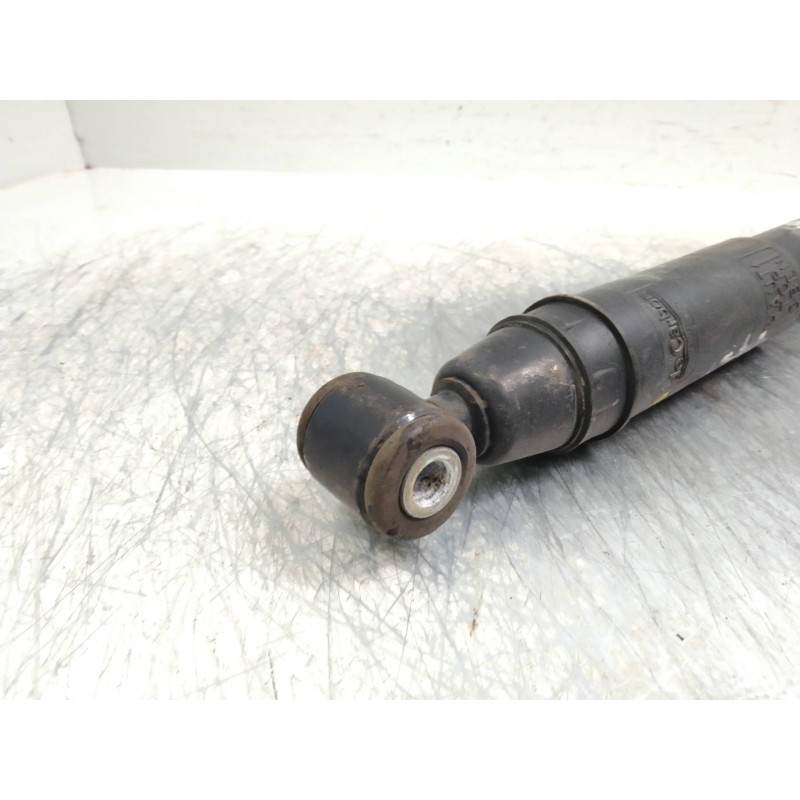 Recambio de amortiguador trasero para renault clio i fase i+ii (b/c57) 1.2 referencia OEM IAM 7700822620  