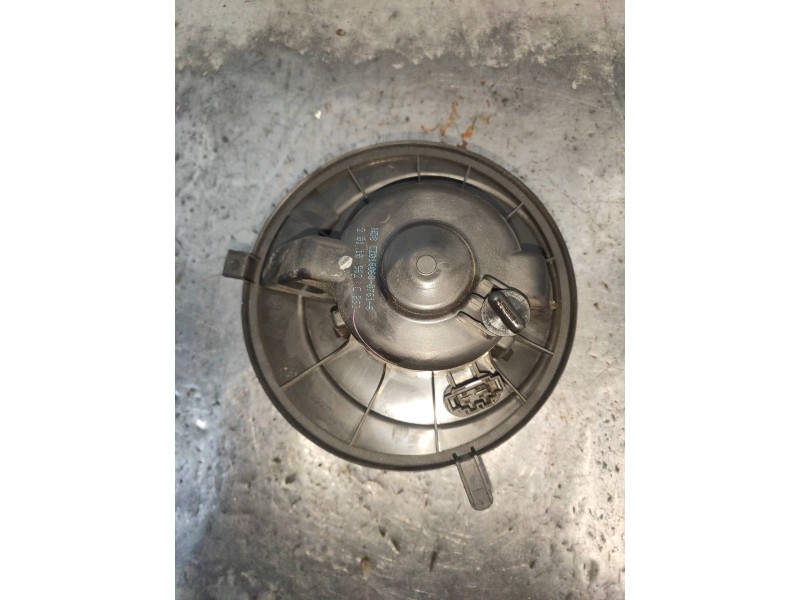 Recambio de motor calefaccion para skoda yeti active referencia OEM IAM CZ0160600761  