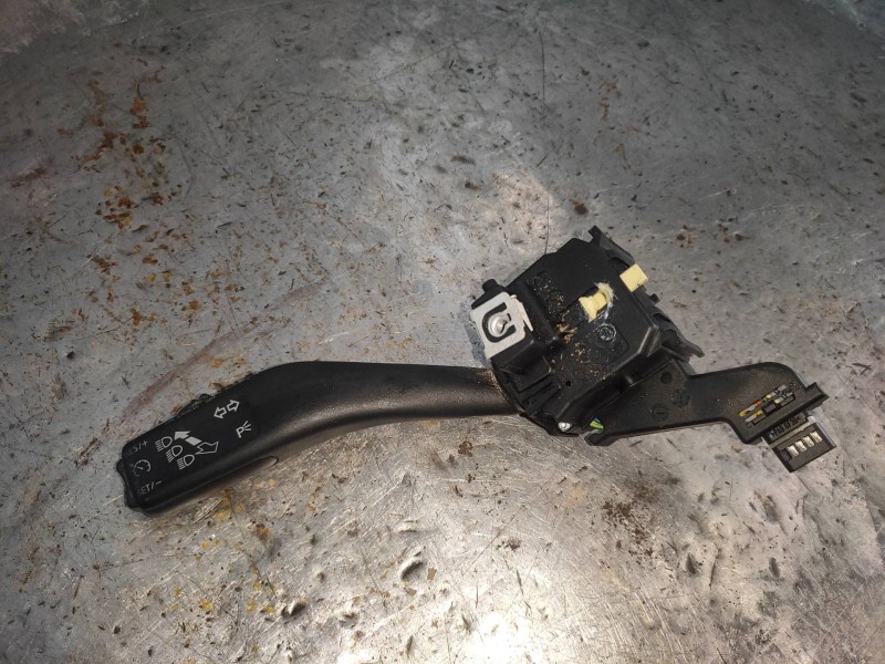 Recambio de mando luces para skoda yeti active referencia OEM IAM 1K0953513G  