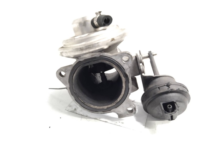 Recambio de valvula egr para volkswagen polo berlina (6n2) trendline referencia OEM IAM 038129637  