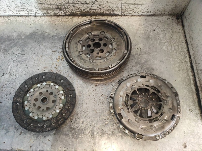 Recambio de kit embrague para skoda yeti active referencia OEM IAM   