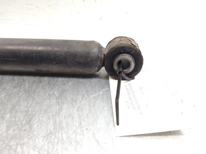 Recambio de amortiguador trasero para renault clio iii 1.5 dci diesel referencia OEM IAM   