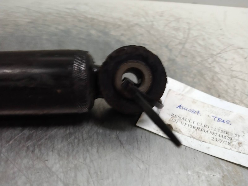 Recambio de amortiguador trasero para renault clio iv 1.5 dci diesel fap referencia OEM IAM   