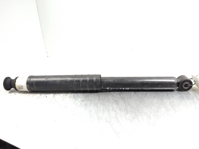 Recambio de amortiguador trasero para renault clio iv 1.5 dci diesel fap referencia OEM IAM   