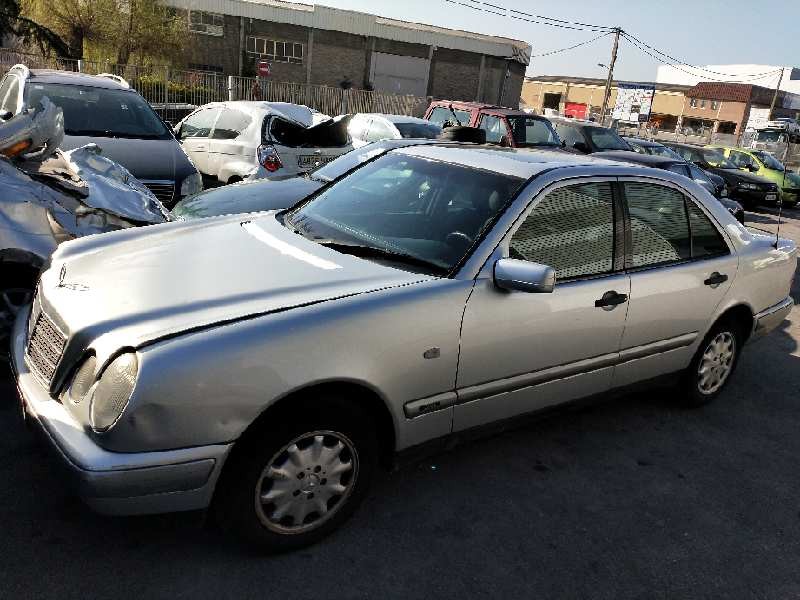 mercedes clase e (w210) berlina diesel del año 1999
