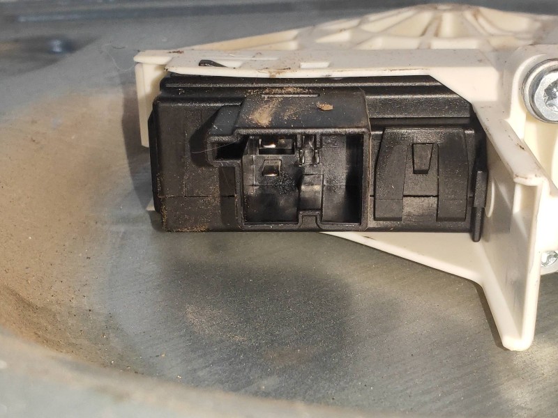 Recambio de elevalunas trasero izquierdo para skoda yeti active referencia OEM IAM 5L0959811  