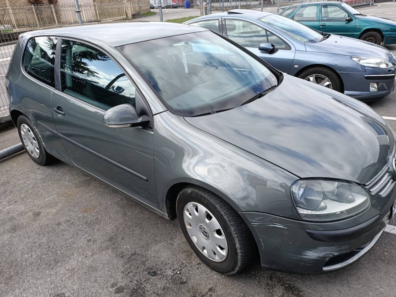volkswagen golf v berlina (1k1) del año 2004