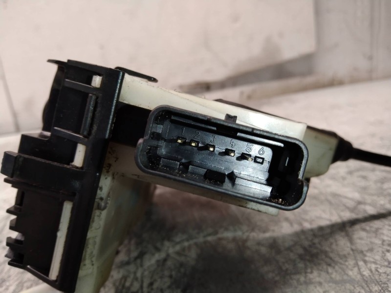 Recambio de motor cierre centralizado trasero izquierdo para citroen c4 lim. tonic referencia OEM IAM  40717185 5P