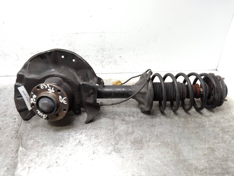 Recambio de mangueta delantera derecha para bmw serie 7 (e32) 3.0 cat referencia OEM IAM   