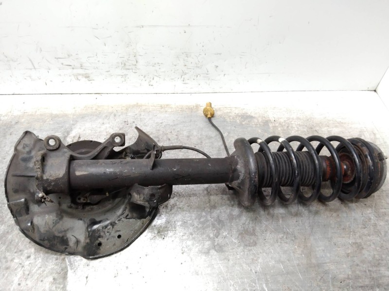 Recambio de mangueta delantera derecha para bmw serie 7 (e32) 3.0 cat referencia OEM IAM   