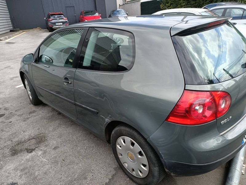 volkswagen golf v berlina (1k1) del año 2004