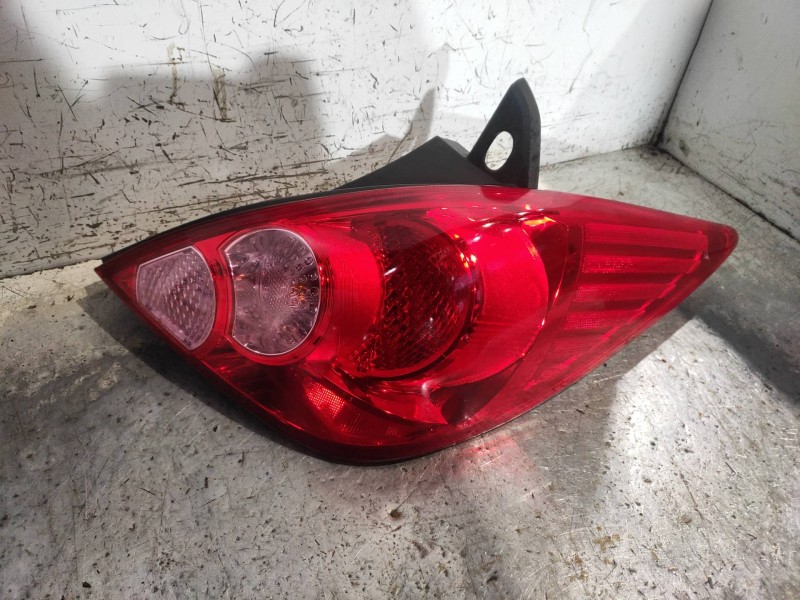 Recambio de piloto trasero derecho para nissan tiida (c11x/sc11x) acenta referencia OEM IAM   