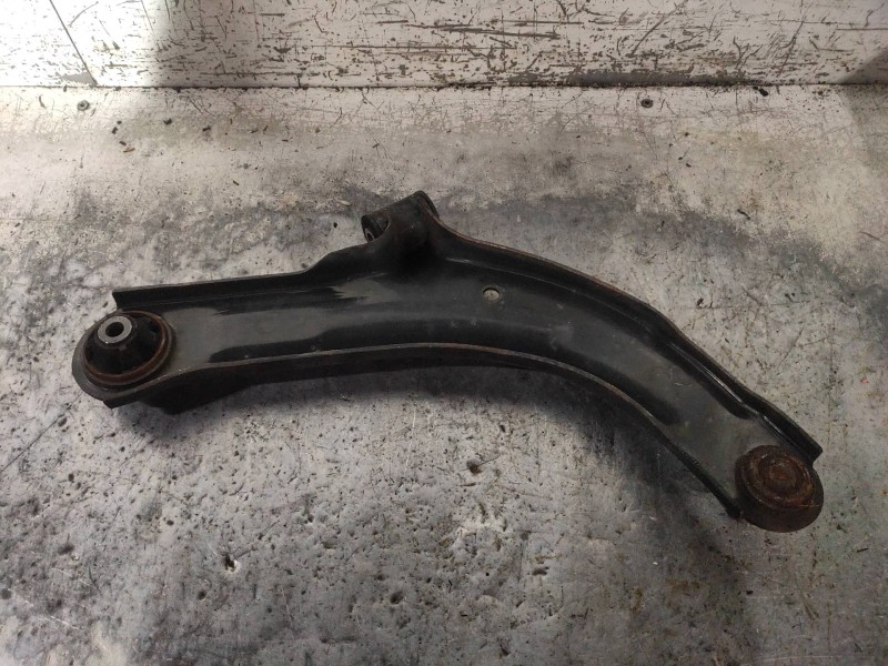 Recambio de brazo suspension inferior delantero izquierdo para nissan tiida (c11x/sc11x) acenta referencia OEM IAM   