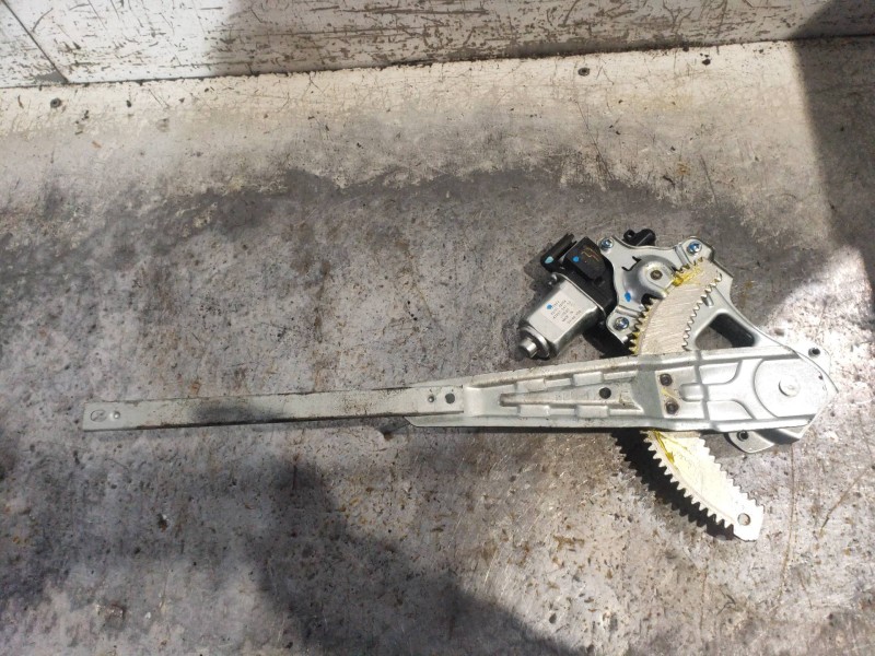 Recambio de elevalunas trasero izquierdo para nissan tiida (c11x/sc11x) acenta referencia OEM IAM 82731AX00A  