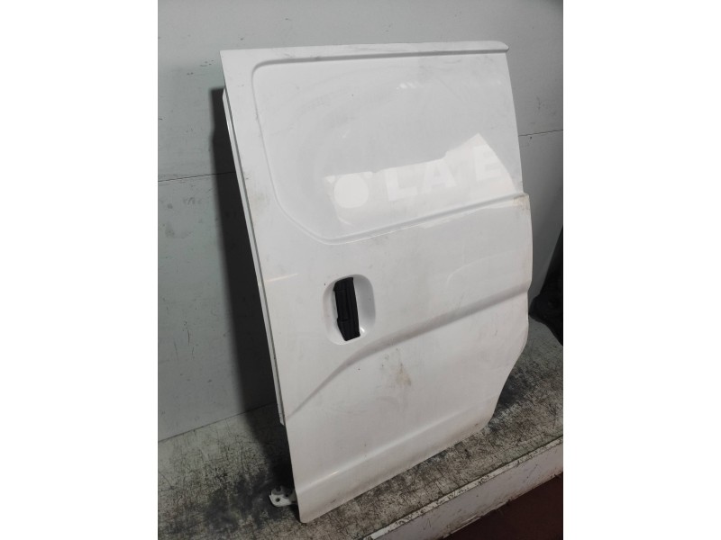 Recambio de puerta lateral corredera izquierda para nissan nv 200 (m20) kasten premium referencia OEM IAM   6P CIEGA