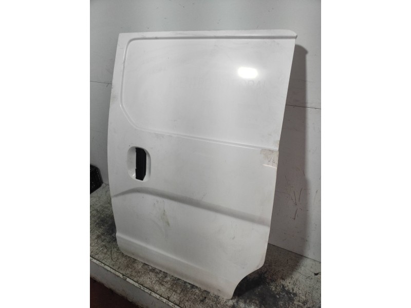 Recambio de puerta lateral corredera izquierda para nissan nv 200 (m20) kasten premium referencia OEM IAM   6P CIEGA