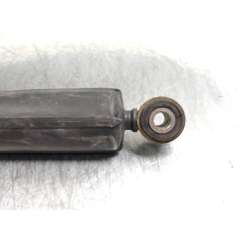 Recambio de amortiguador delantero para renault master ii phase 2 caja cerrada 2.5 diesel referencia OEM IAM   