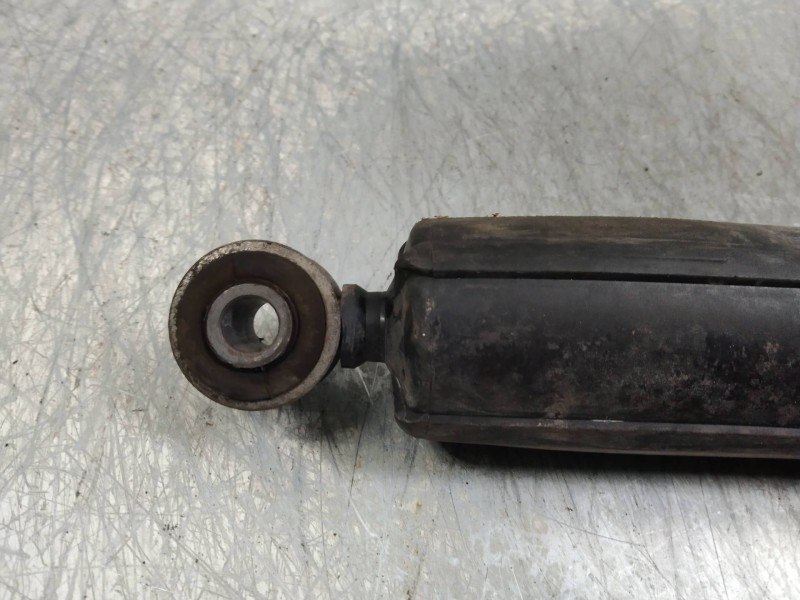 Recambio de amortiguador trasero para renault master ii phase 2 caja cerrada 2.5 diesel referencia OEM IAM   