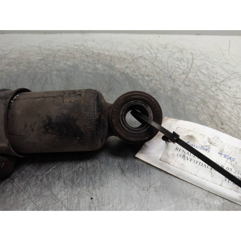 Recambio de amortiguador trasero para renault master ii phase 2 caja cerrada 2.5 diesel referencia OEM IAM   