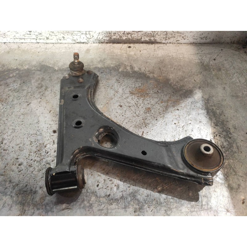 Recambio de brazo suspension inferior delantero derecho para opel corsa e color edition referencia OEM IAM   