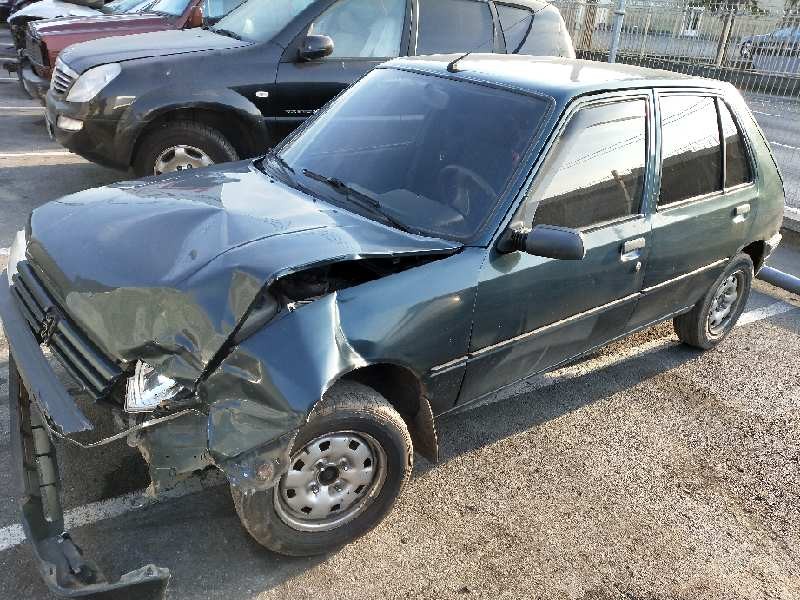 peugeot 205 berlina del año 1994