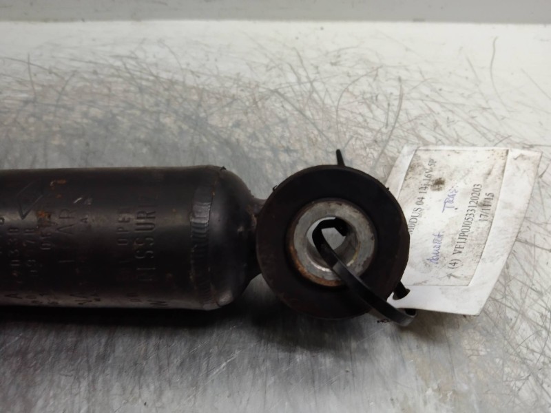 Recambio de amortiguador trasero para renault modus 1.4 16v referencia OEM IAM   